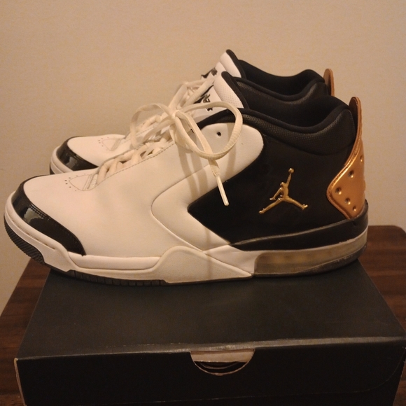 Jordan Big Fund Premium (Metallic Gold) Size 11 - Picture 2 of 6